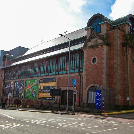 Central Bolton Accommodation Bagian luar foto