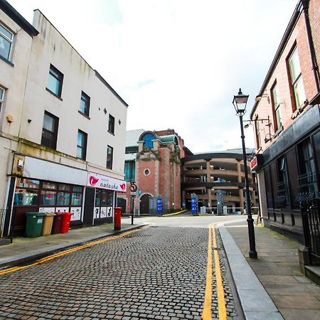 Central Bolton Accommodation Bagian luar foto
