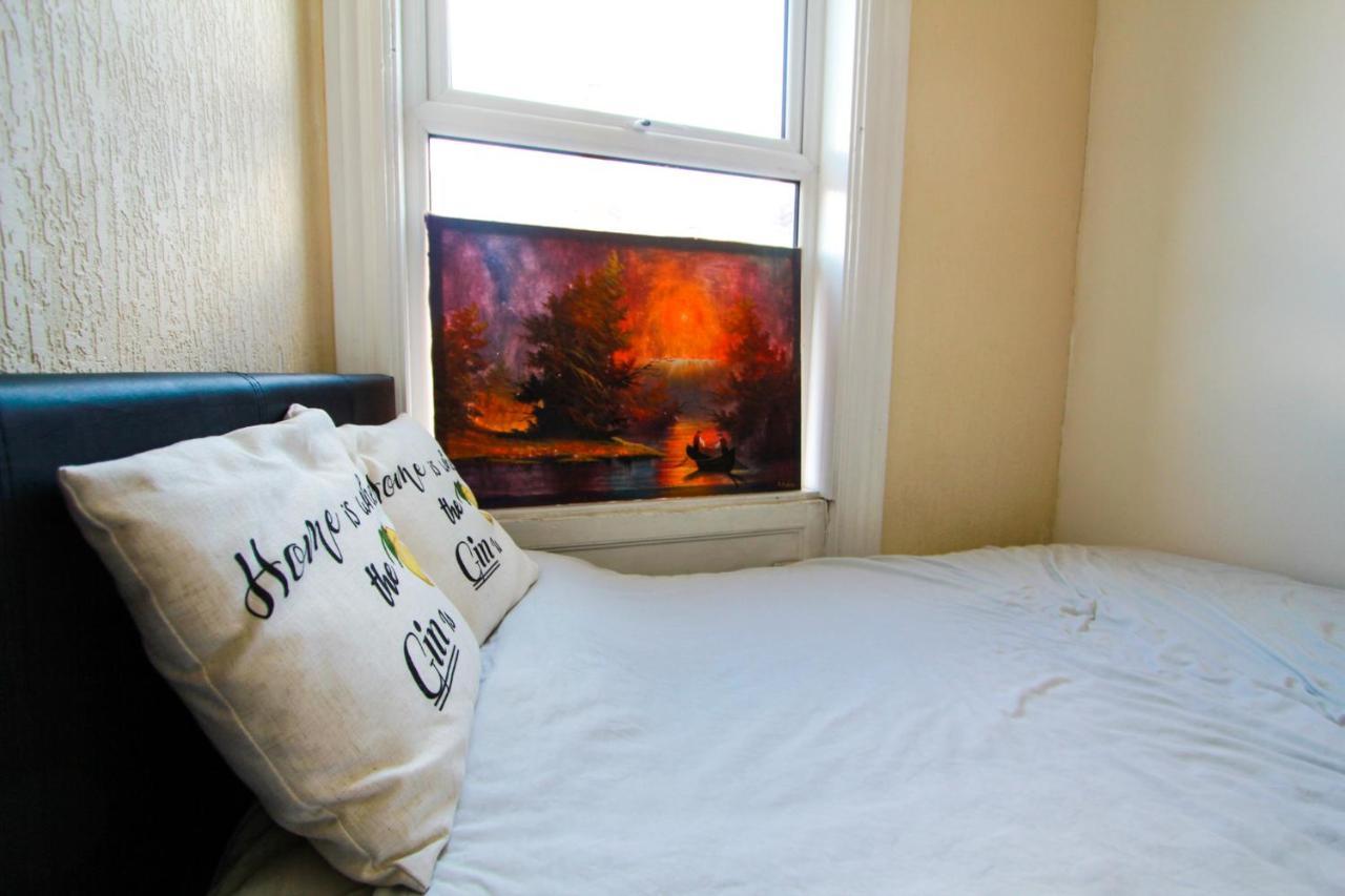Central Bolton Accommodation Bagian luar foto