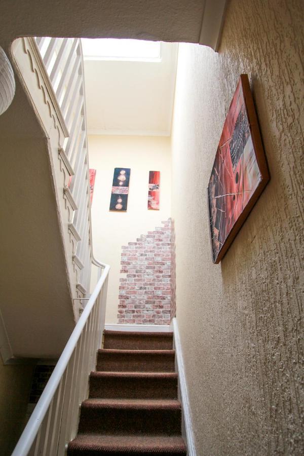 Central Bolton Accommodation Bagian luar foto